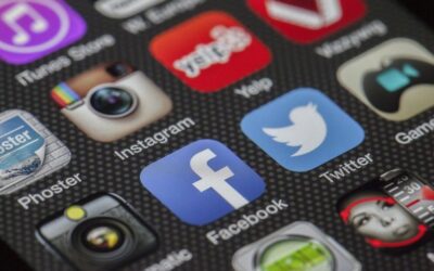 The Pros and Cons of Social Media